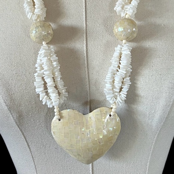 Beautiful Statement Mother of Pearl and Shell Inlay Heart Pendant Necklace - Picture 3 of 6